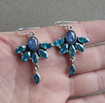Zilveren lange oorbellen met Kyaniet en blauw Topaas